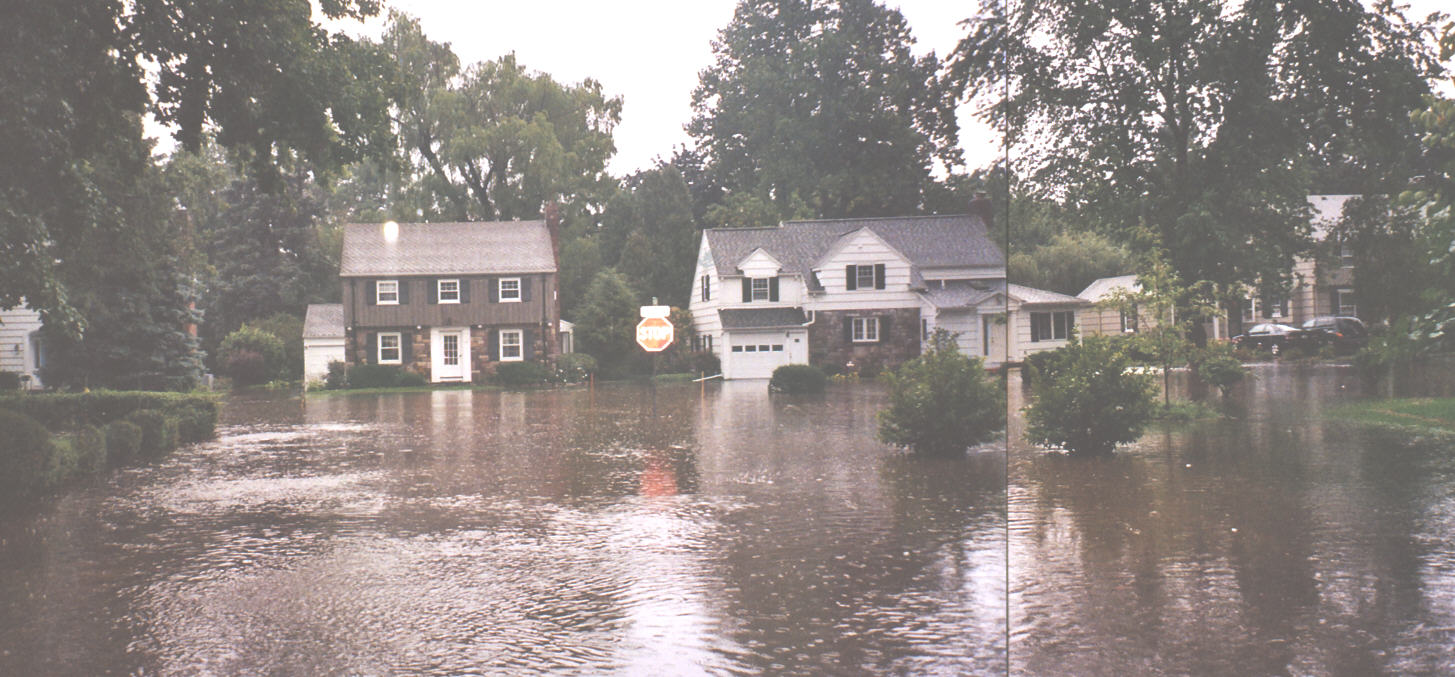 Willowbend at Picwick Drive in flood 9-16-05